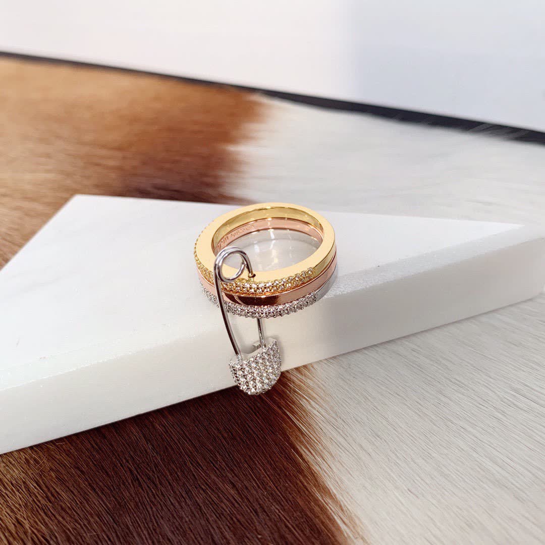 APM Monaco Luxury Diamond Ring Set with Safety Pin Charm
